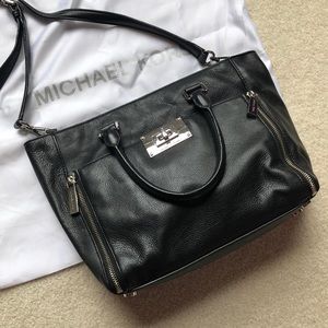 Leather Michael Kors Purse (Black)